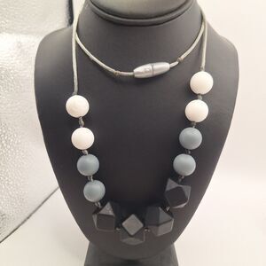 Itsy Bitsy Silicone Beaded Teething Necklace 33"